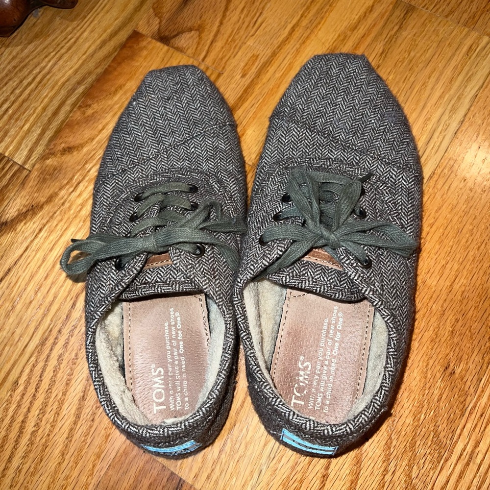 Toms